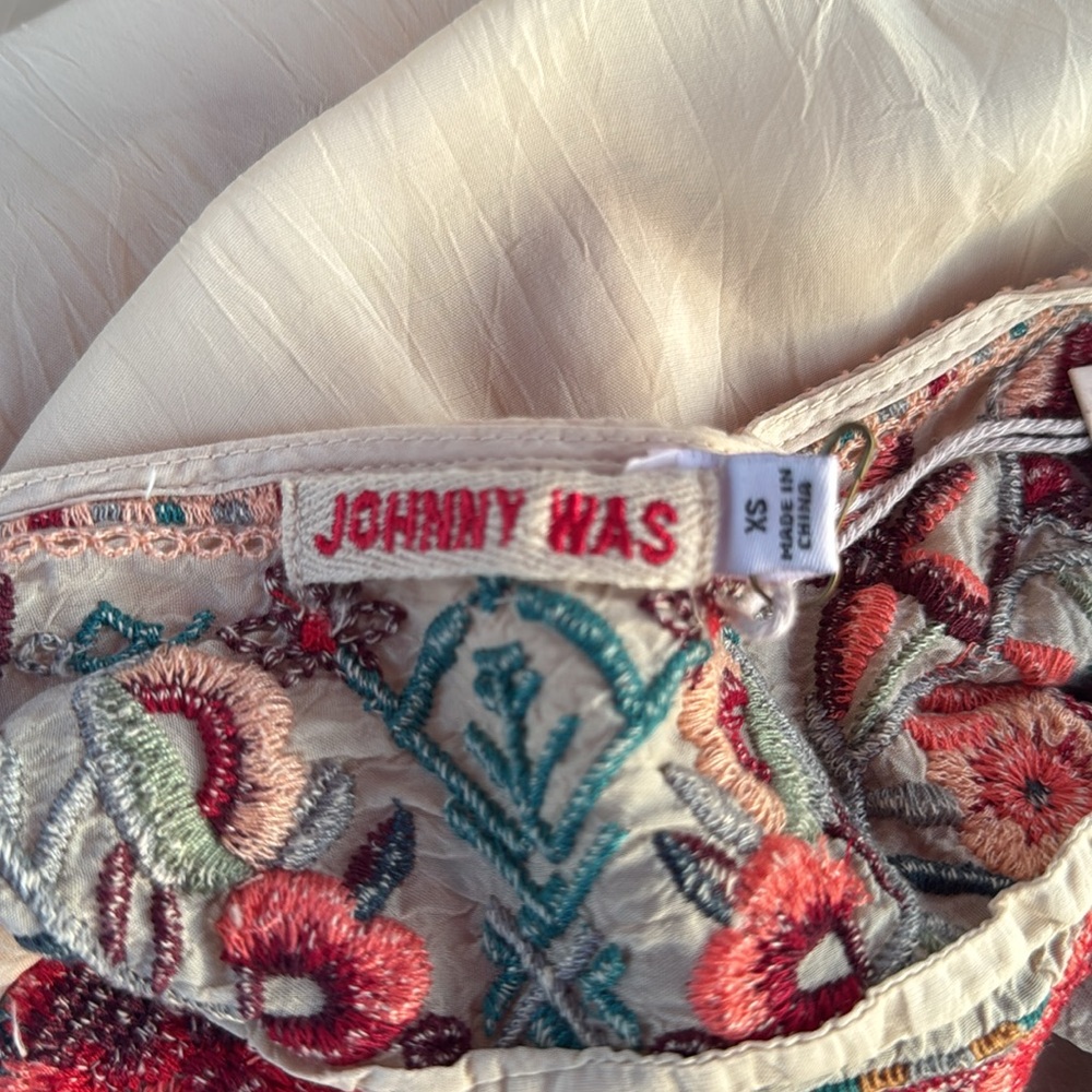 NWT~Johnny Was White and Red Asymmetrical Embellished Tunic - Picture 10 of 11